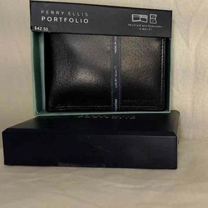 Perry Ellis Portfolio wallet